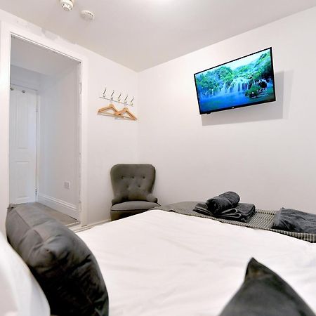Central London Luxury Studios Fulham Close To Underground Newly Refurbished ภายนอก รูปภาพ