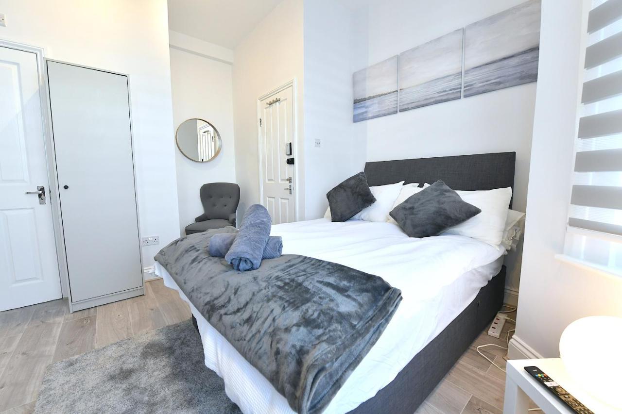 Central London Luxury Studios Fulham Close To Underground Newly Refurbished ภายนอก รูปภาพ